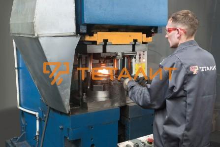 Кузнец на молотах и прессах